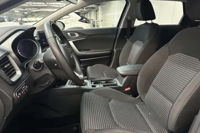 Kia Ceed Sportswagon (2025) thumbnail 2