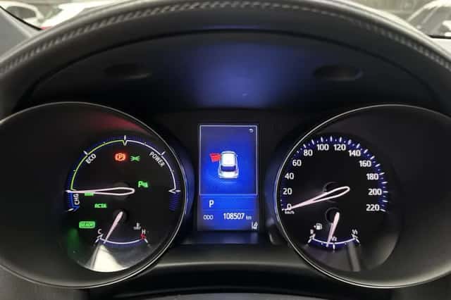 Toyota C-HR (2019) thumbnail 5