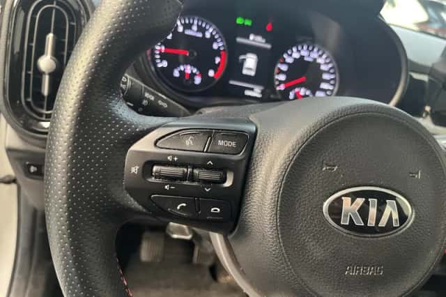 Kia Picanto (2021) thumbnail 6
