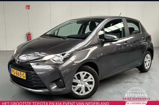 Toyota Yaris (2017) thumbnail 1