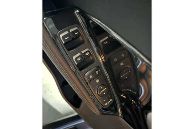 Kia Niro (2022) thumbnail 3