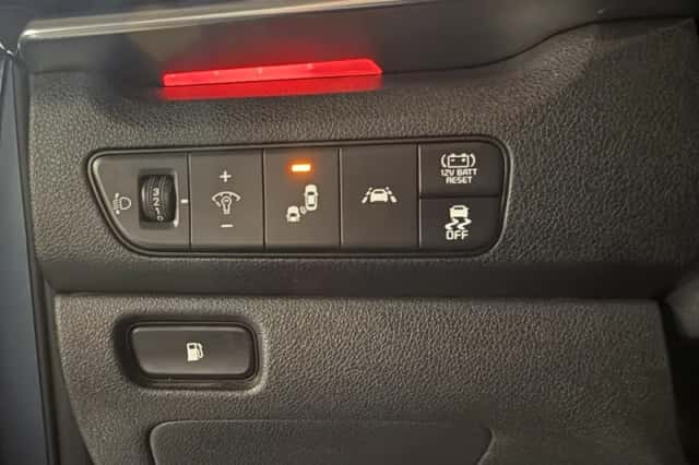 Kia Niro (2022) thumbnail 4