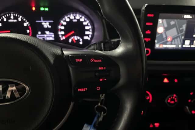 Kia Rio (2017) thumbnail 5