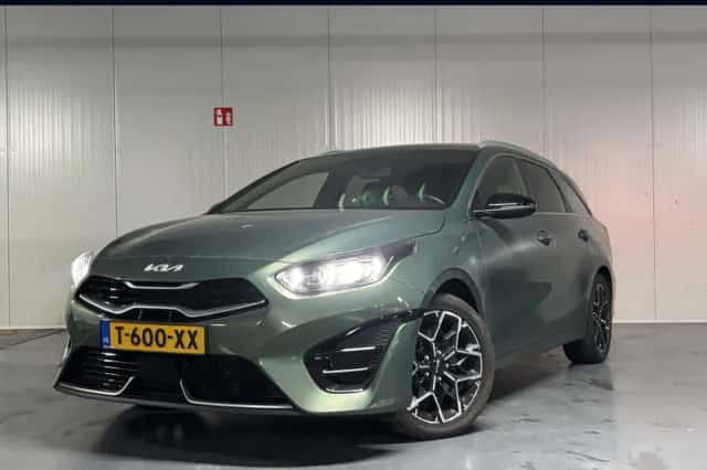 Kia Ceed (2023) thumbnail 1