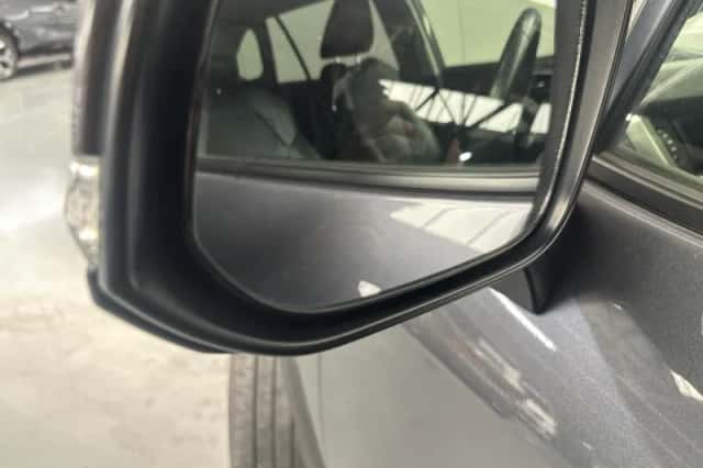 Toyota RAV4 (2019) thumbnail 3