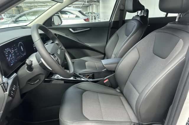Kia Niro (2025) thumbnail 3