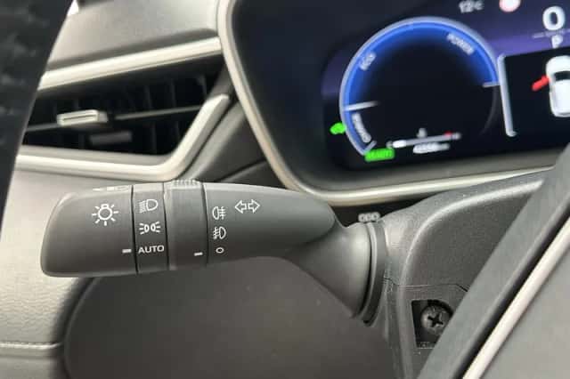 Toyota Corolla Cross (2025) thumbnail 6