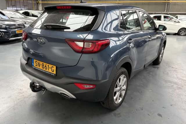 Kia Stonic (2018) thumbnail 5