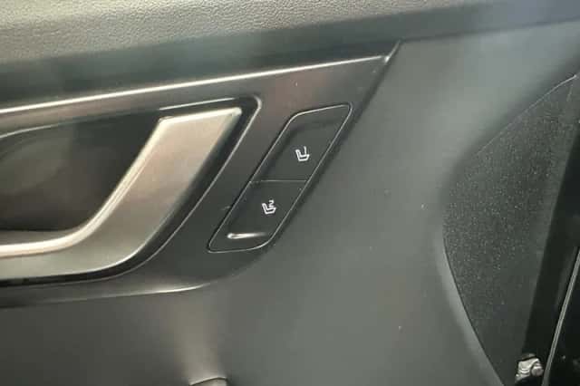 Kia EV6 (2025) thumbnail 4
