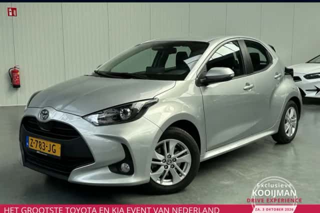 Toyota Yaris (2024) thumbnail 1