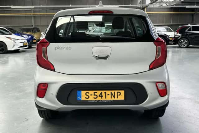 Kia Picanto (2021) thumbnail 3