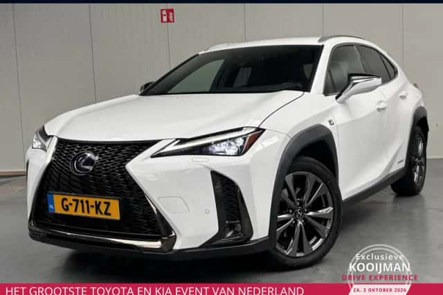 Lexus UX (2019) thumbnail 1