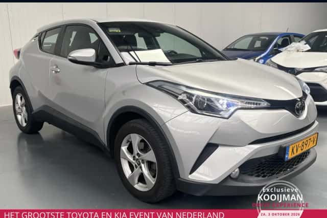 Toyota C-HR (2016) thumbnail 1