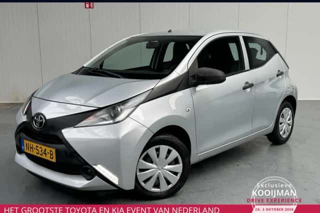Toyota Aygo (2017) thumbnail 1