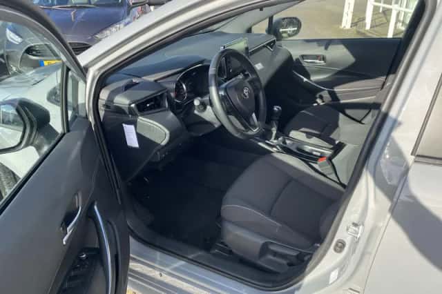 Toyota Corolla (2021) thumbnail 2