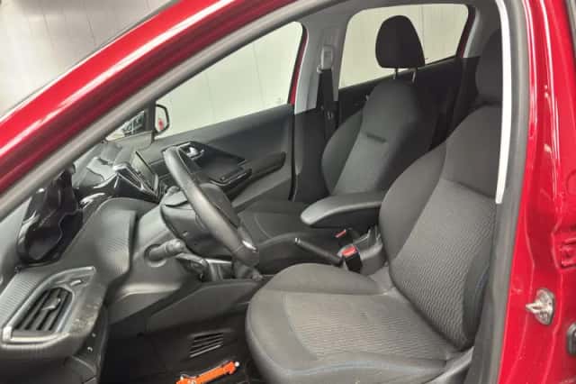 Peugeot 208 (2019) thumbnail 3