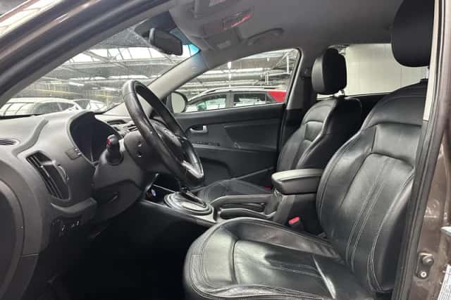 Kia Sportage (2013) thumbnail 2