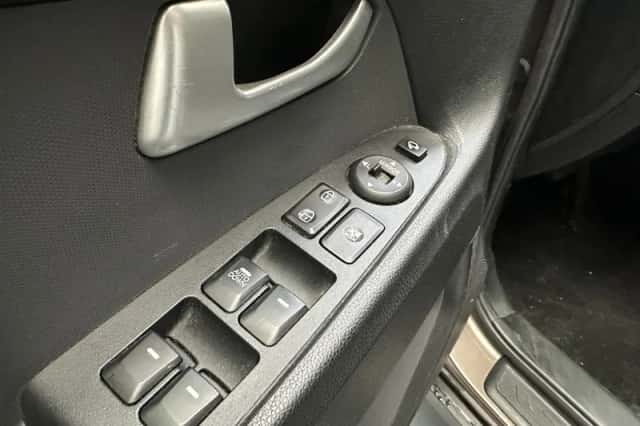 Kia Sportage (2013) thumbnail 5