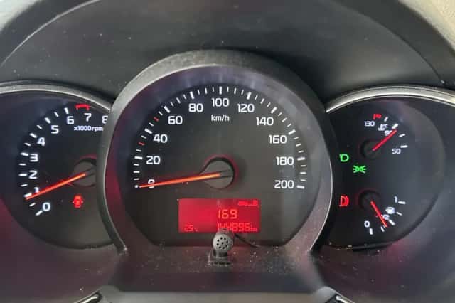 Kia Picanto (2016) thumbnail 5
