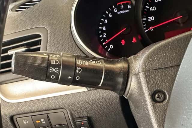 Kia Picanto (2016) thumbnail 6