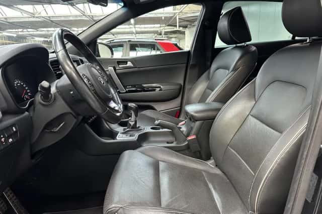 Kia Sportage (2016) thumbnail 2