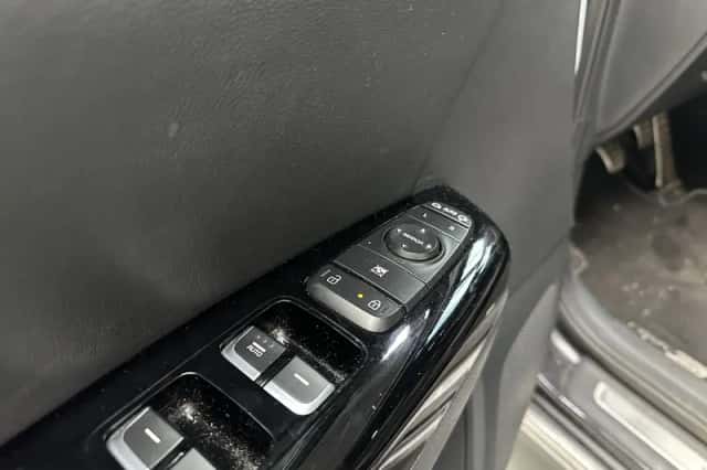 Kia Sportage (2016) thumbnail 3