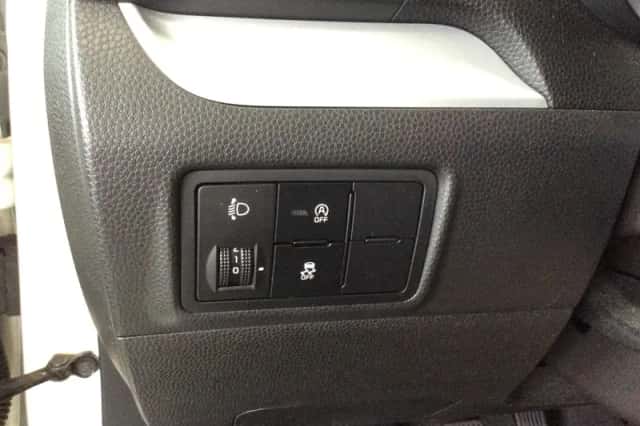 Kia Picanto (2016) thumbnail 5