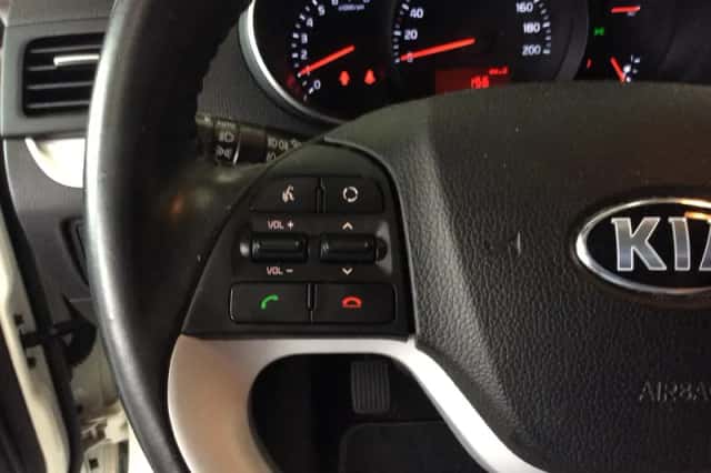 Kia Picanto (2016) thumbnail 6