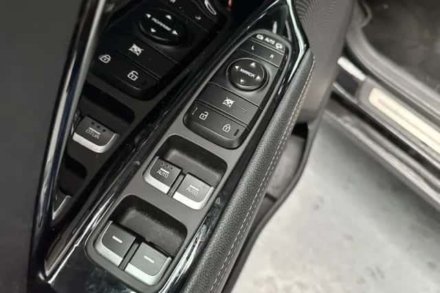 Kia Niro (2019) thumbnail 3