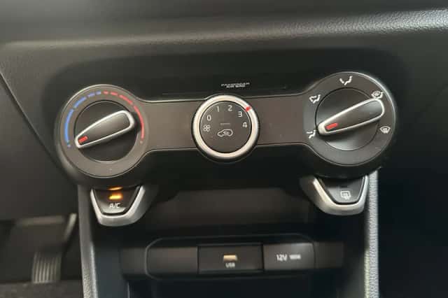 Kia Picanto (2021) thumbnail 3