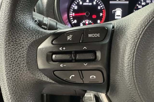 Kia Picanto (2021) thumbnail 4