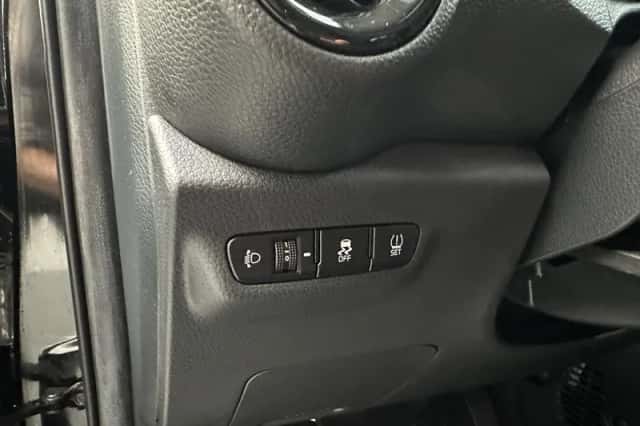 Kia Picanto (2021) thumbnail 5