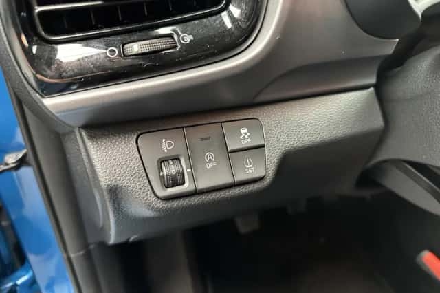 Kia Stonic (2025) thumbnail 4