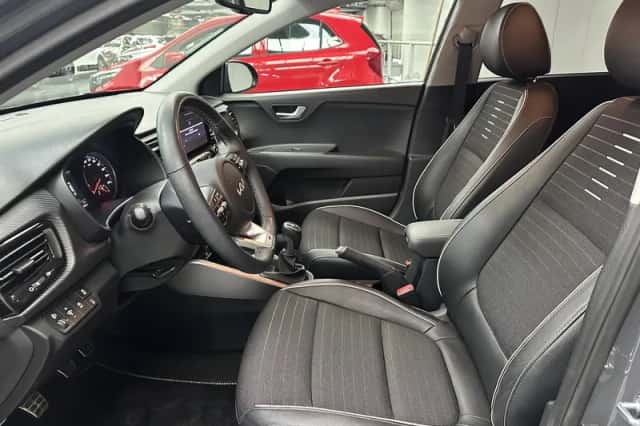 Kia Rio (2022) thumbnail 2