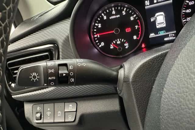 Kia Rio (2022) thumbnail 6