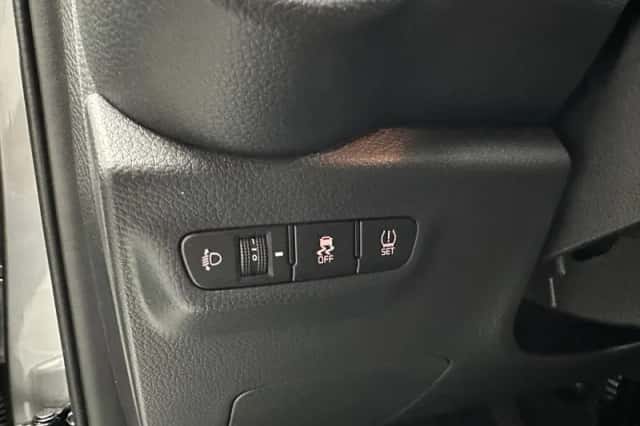 Kia Picanto (2025) thumbnail 4