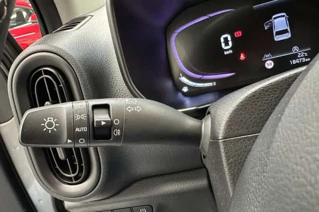 Kia Picanto (2025) thumbnail 6