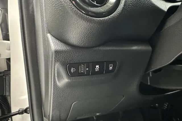 Kia Picanto (2024) thumbnail 4