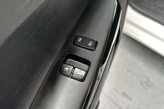Kia Picanto (2024) thumbnail 5