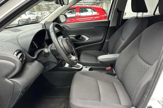 Toyota Yaris Cross (2025) thumbnail 2