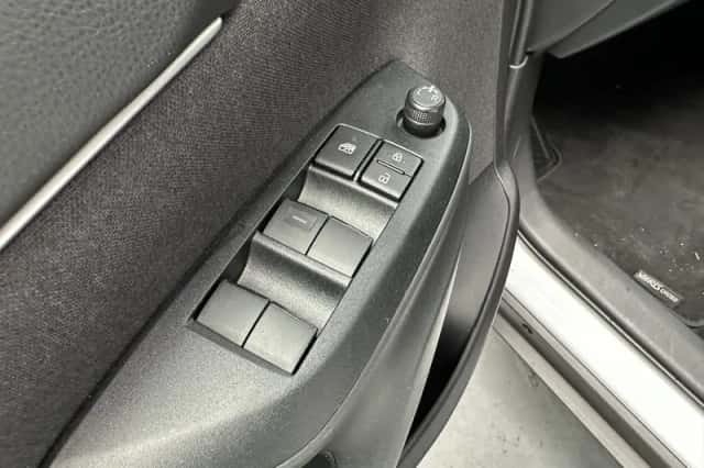 Toyota Yaris Cross (2025) thumbnail 3