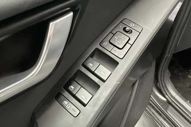 Kia Niro (2025) thumbnail 5