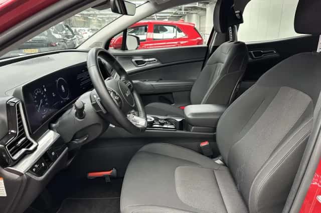 Kia Sportage (2025) thumbnail 2