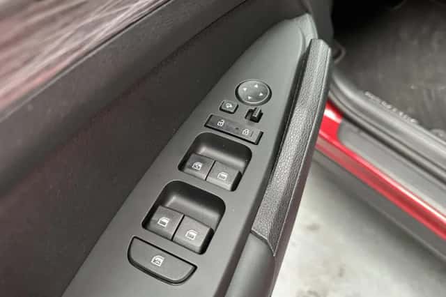 Kia Sportage (2025) thumbnail 5