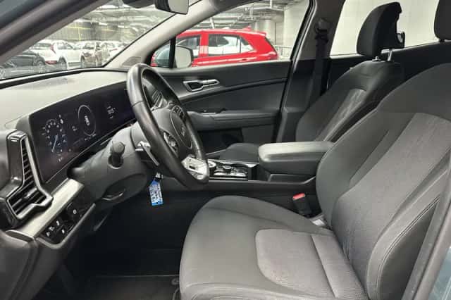 Kia Sportage (2022) thumbnail 2