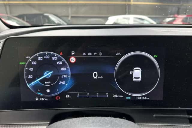 Kia Sportage (2022) thumbnail 3
