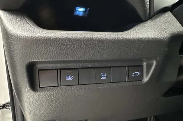 Toyota RAV4 (2019) thumbnail 3