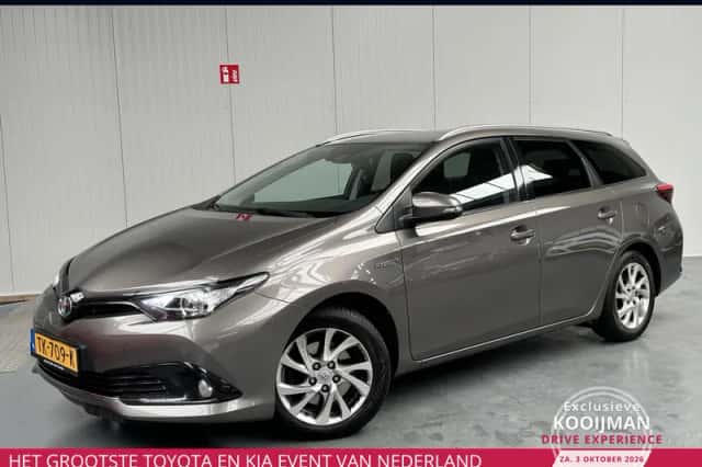 Toyota Auris (2018) thumbnail 1