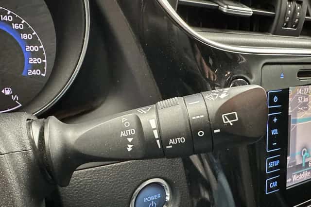 Toyota Auris (2018) thumbnail 5