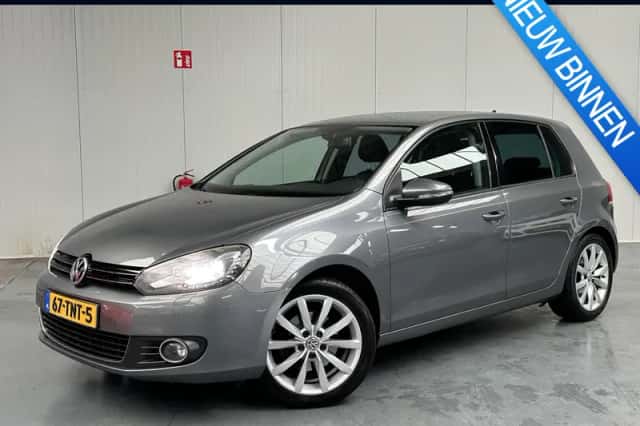 Volkswagen Golf (2012) thumbnail 1